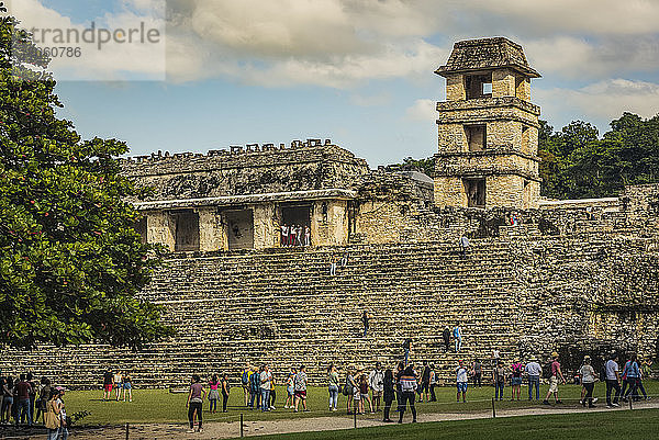 Ruinen des Kreuztempels der Maya-Stadt Palenque; Chiapas  Mexiko