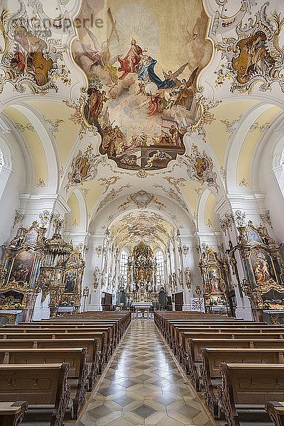 Katholische Stadtpfarrkirche Maria?-Himmelfahrt  Schongau  Oberbayern  Bayern  Deutschland  Europa