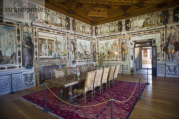 Europa  Italien  Lombardei  Sondrio  Chiavenna - Palazzo Vertemate Franchi  Saal des Tierkreises
