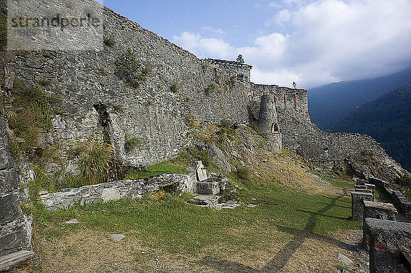 Europa  Italien  Piemont  Forte di Fenestrelle. Die größte Alpenfestung Europas  erbaut 1727. Antiker Blitzableiter