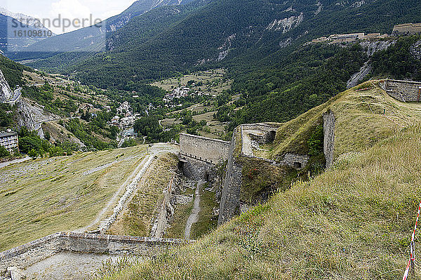 Europa  Frankreich  Briançon Hautes-Alpes  Departement Provence-Alpes-Côte d'Azur. Festung der alten Burg.
