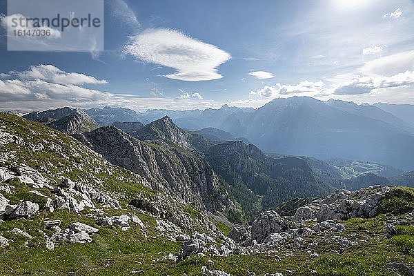 Blick vom Schneibstein auf Watzmann und die Berge des Nationalpark Berchtesgaden  Berchtesgaden  Bayern  Deutschland  Europa