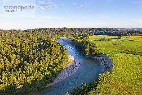 Isar nahe Bairawies  Tölzer Land  Drohnenaufnahme  Oberbayern  Bayern  Deutschland  Europa