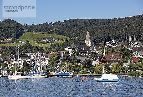 Jachthafen  Altmünster  Traunsee  Salzkammergut  Oberösterreich  Österreich  Europa