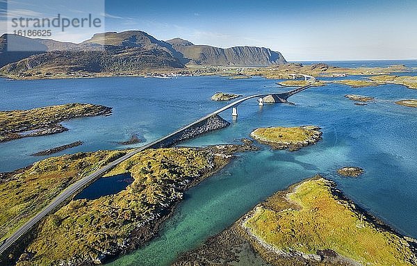Luftaufnahme der Stor Brücke  Fredwang  Ramberg  Lofoten  Nordland  Norwegen  Europa