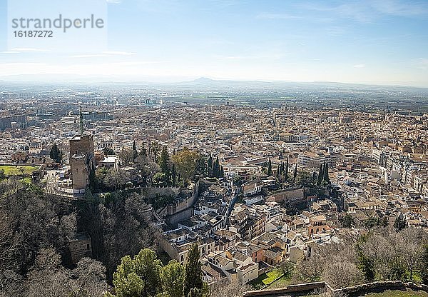 Ausblick von der Alhambra auf die Stadt  Granada  Andalusien  Spanien  Europa