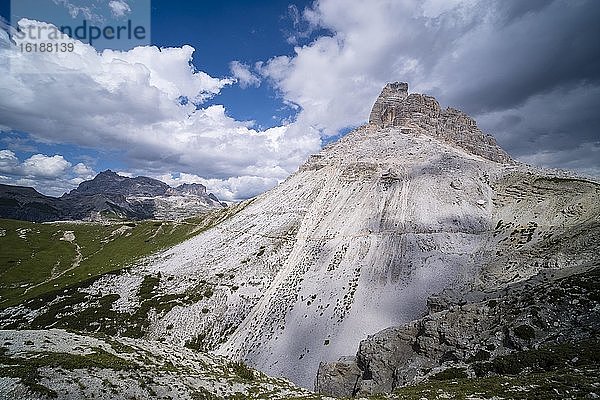 Tre Cime di Lavaredo oder Drei Zinnen  Dolomiten  Dolomiten  Alpen  Venetien  Italien  Europa