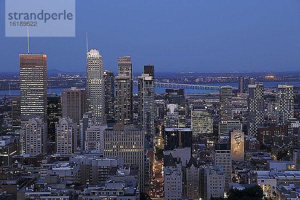 Blick vom Mount Royal auf die Stadt  Stadtzentrum  Montréal  Provinz Quebec  Kanada  Nordamerika