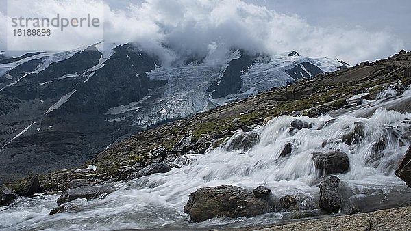 Gletscherbach  Gletscher Pasterze  Nationalpark Hohe Tauern  Alpen  Heiligenblut  Kärnten  Österreich  Europa