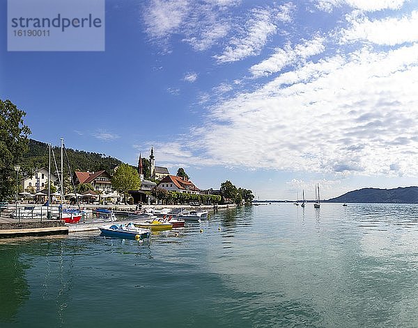 Seepromenade in Attersee am Attersee  Salzkammergut  Oberösterreich  Österreich  Europa