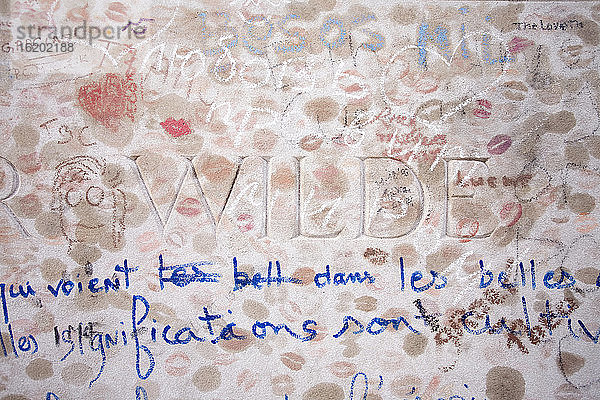 Oscar Wildes Grab  Friedhof Pere-Lachaise  Paris  Frankreich
