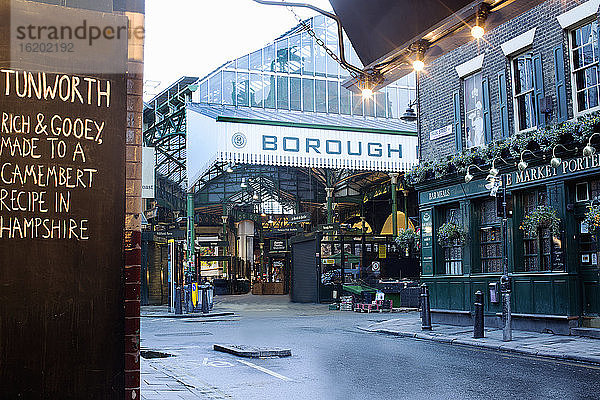 Eingang zum Borough Market  London  England