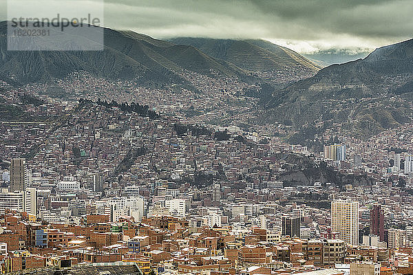 Entfernte Ansicht von La Paz  Bolivien  Südamerika