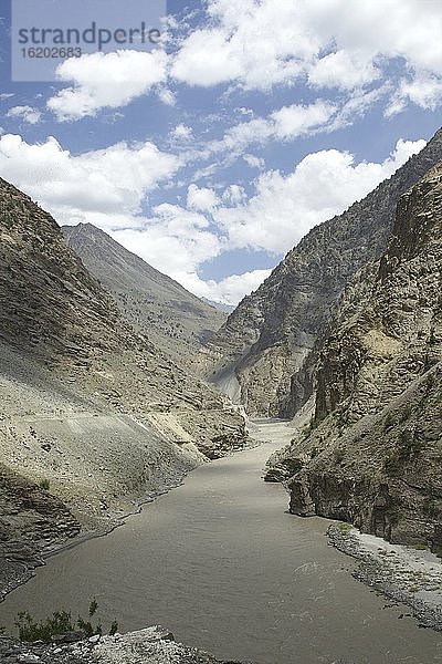 Spiti-Fluss und -Tal  Kalpa  Himachal Pradesh  Indien  Asien