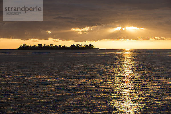 Blick auf den Sonnenuntergang vom Barrio Historico (altes Viertel)  Colonia del Sacramento  Colonia  Uruguay