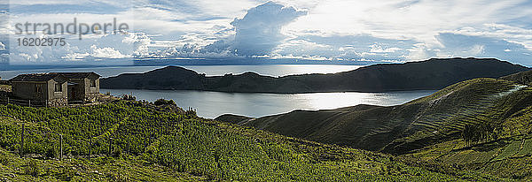 Panoramablick von Yumani  Isla del Sol  Titicacasee  Bolivien  Südamerika