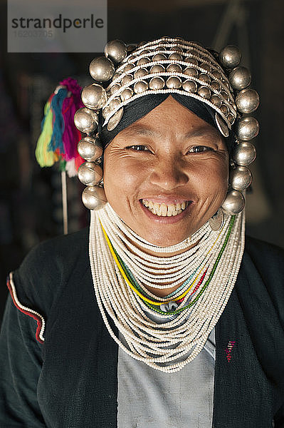 Porträt einer Akha-Stammesangehörigen  Shan-Staat  Keng Tung  Birma