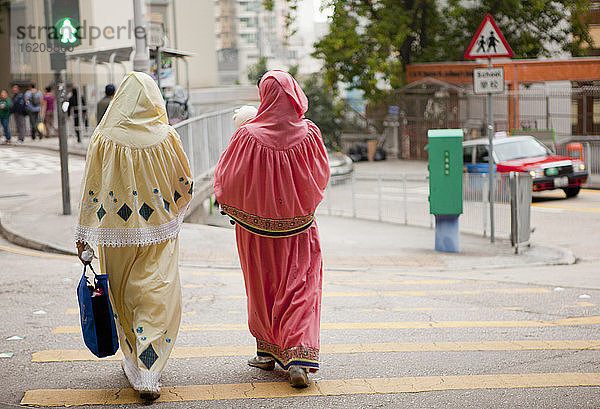 Zwei muslimische Frauen  Hongkong  China