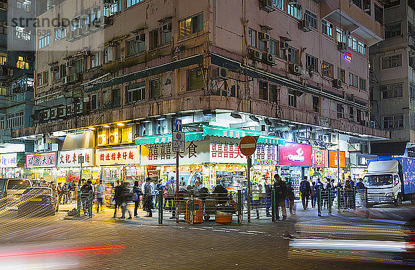 Marktstraße bei Nacht  Mong Kok  Hongkong