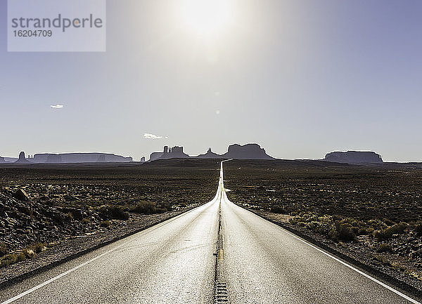 Straße zum Monument Valley  Mexican Hat  Utah  Vereinigte Staaten