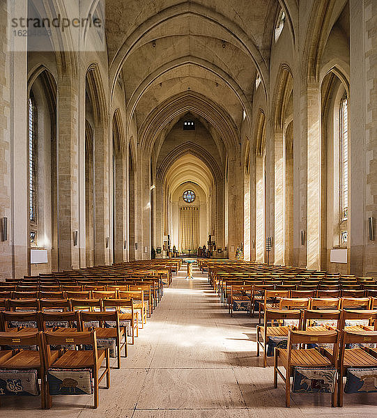 Innenraum der Kathedrale von Guildford  Guildford  Surrey  England