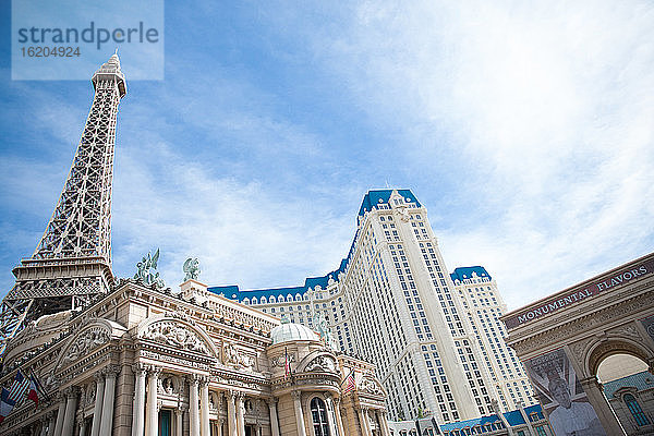 Blick von unten auf das Paris Hotel  Las Vegas  Nevada  USA