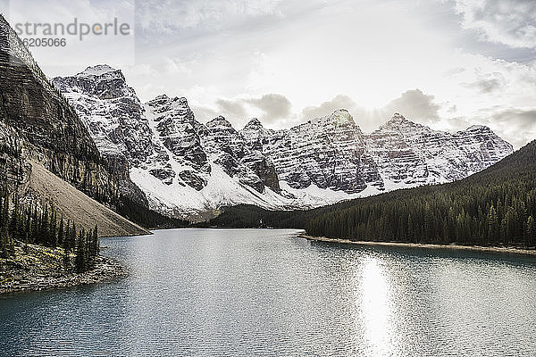 Moraine Lake  Lake Louise  Alberta  Kanada