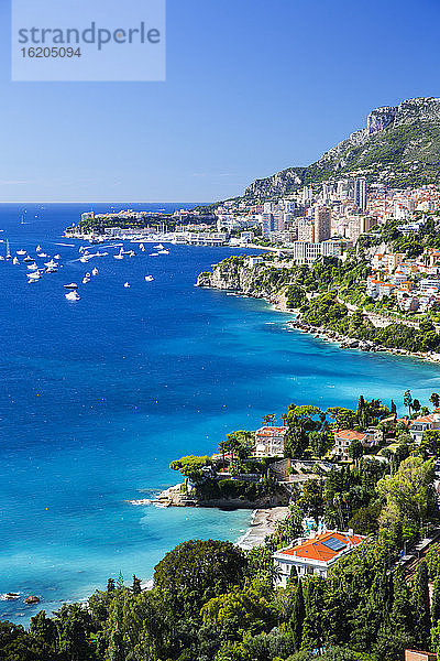 Erhöhte Ansicht der Küste von Roquebrune bis Monaco  Frankreich
