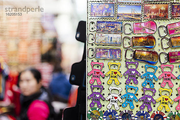 Touristischer Marktstand  Nahaufnahme  Mongkok  Hongkong  China