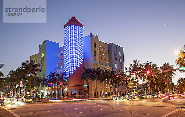 Gebäude im berühmten Art-Déco-Viertel in South Beach bei Nacht  Miami Beach  Florida  USA