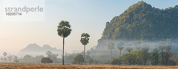 Landschaftliches Bild von Hpa An  Kayin State  Myanmar