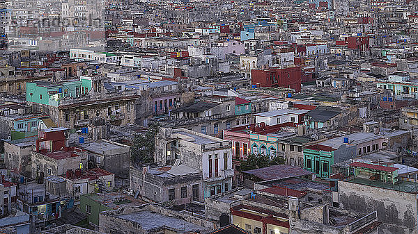 Stadtbild von Alt-Havanna aus hohem Winkel  Havanna  Kuba