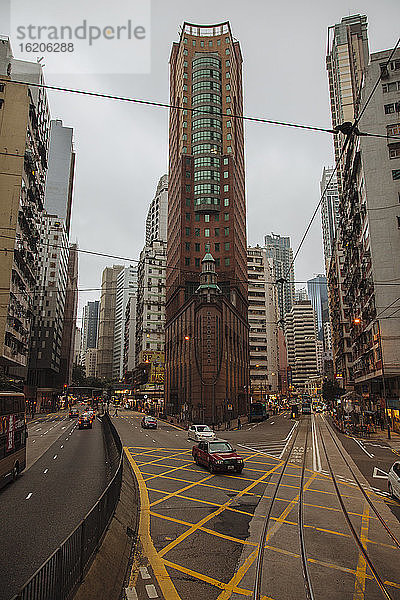 Stadtbild aus der Straßenbahn  Innenstadt von Hongkong  China