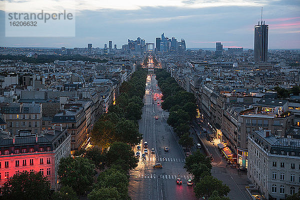 Avenue De La Grande Armee  Paris  Frankreich