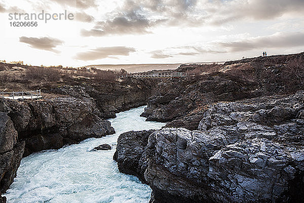 Landschaft mit Schlucht und Fluss  Husafell  Island