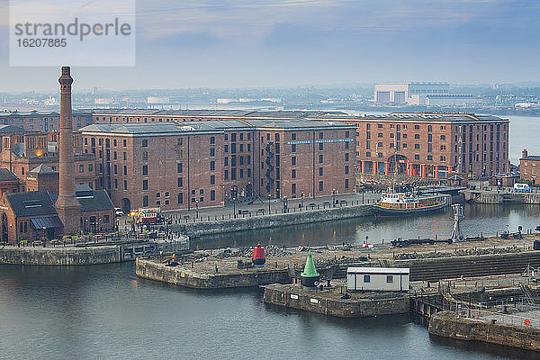 Blick auf die Albert Docks  UNESCO-Weltkulturerbe  Liverpool  Merseyside  England  Vereinigtes Königreich  Europa