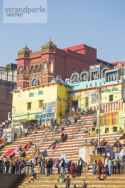 Blick auf den Gauri-Kedareshwar-Tempel in Vijaya Nagaram und Kedar Ghat  Varanasi  Uttar Pradesh  Indien  Asien