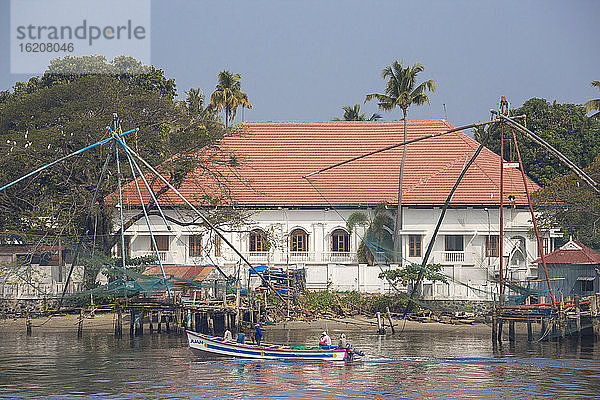 Chinesische Fischernetze  Fort Kochi  Cochin (Kochi)  Kerala  Indien  Asien