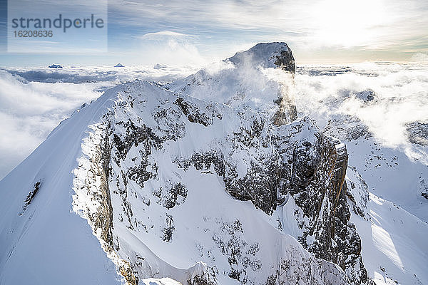 Luftaufnahme von Punta Penia und des Westgrats der Marmolada  schneebedeckt  Dolomiten  Trentino-Südtirol  Italien  Europa