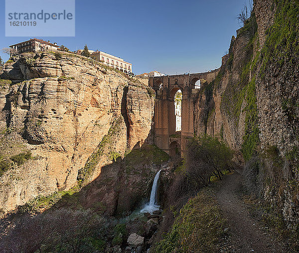 Spanien  Ronda  Blick auf die Brücke Puente Nuevo in Ronda