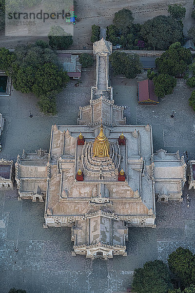 Myanmar  Mandalay-Region  Bagan  Luftaufnahme des Ananda-Tempels