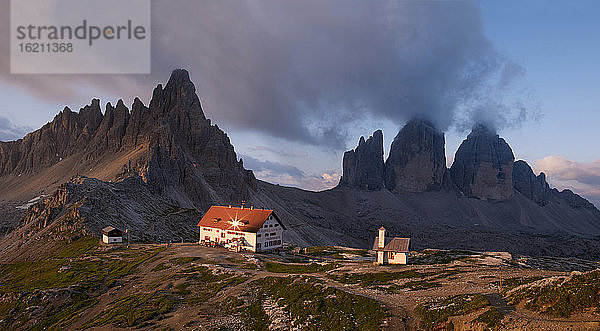 Europa  Italien  Blick auf die Drei Zinnen im Nationalpark der Sextner Dolomiten