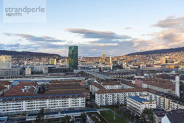 Schweiz  Zürich  Mehrfamilienhäuser  Luftaufnahme