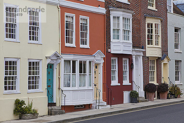 England  Hampshire  Portsmouth  Ansicht der Häuser in der Lombard Street