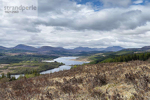 Vereinigtes Königreich  Schottland  Blick auf Loch Garry