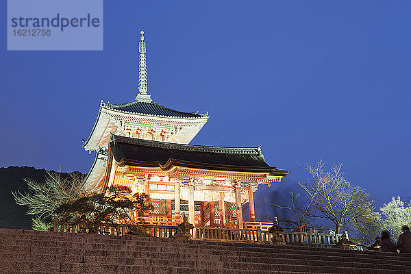 Japan  Kyoto Pagode im Kiyomizu dera-Tempel