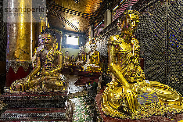 Myanmar  Mon-Staat  Dawei  Goldstatuen in der Shinmokti-Pagode
