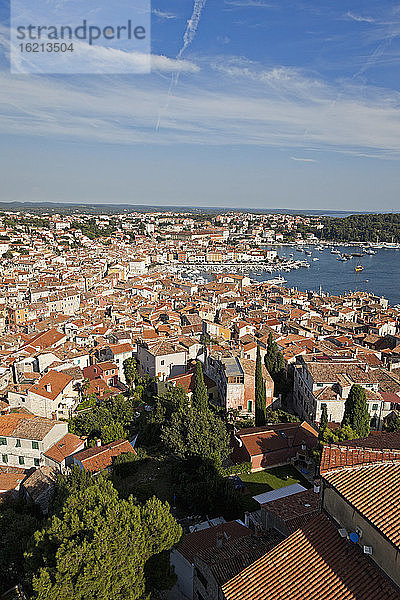 Kroatien  Blick von der Kirche Sv Eufemija auf die Altstadt von Rovinj