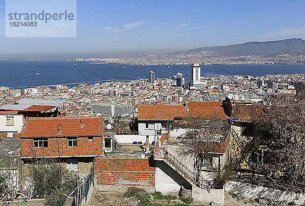 Türkei  Izmir  Blick auf die Burg Kadifekale