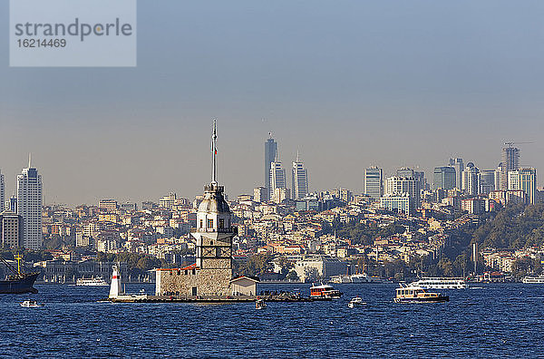 Türkei  Istanbul  Blick auf den Jungfernturm am Bosporus